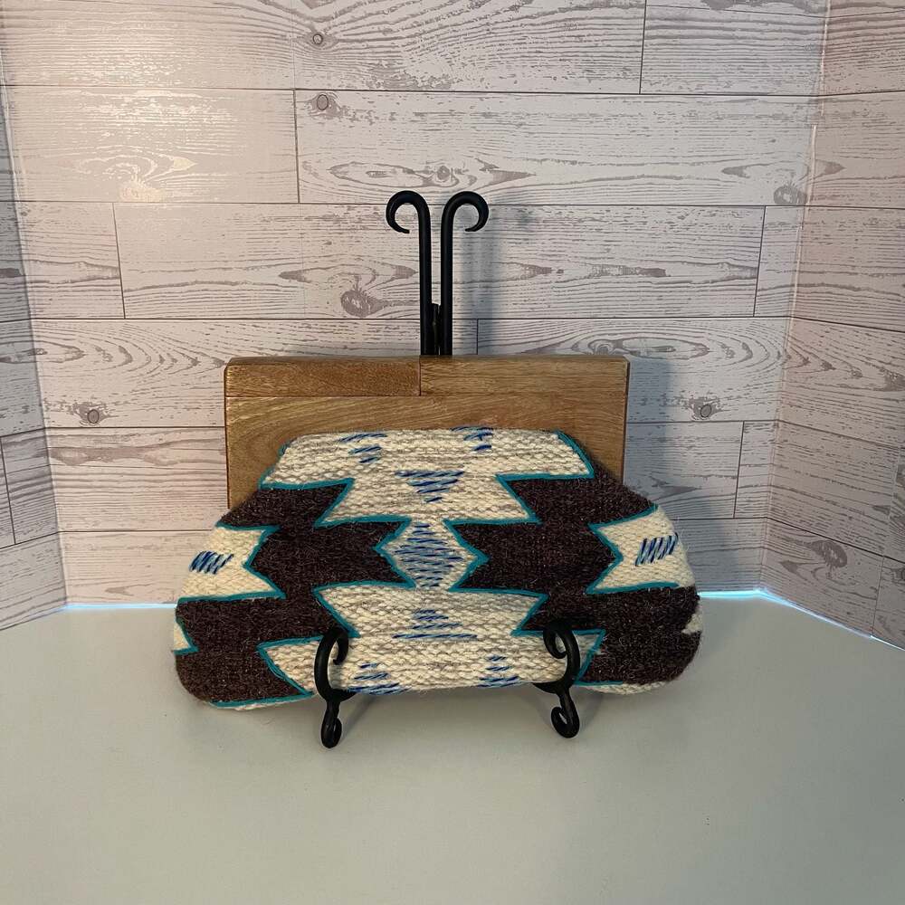 Woven clutch with wooven handle Chloe & Lex blue gray geometric A41